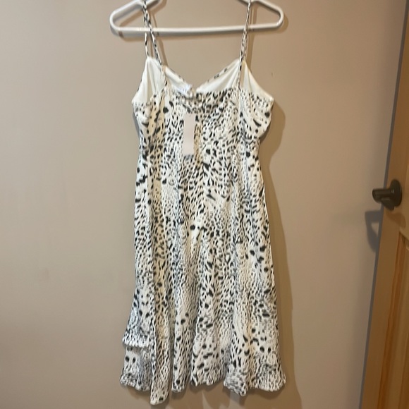 NWT Snow Leopard Print Dress - Picture 2 of 4